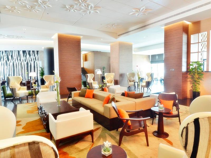 Ramee Grand Hotel And Spa Manamah Buitenkant foto The lobby of the hotel