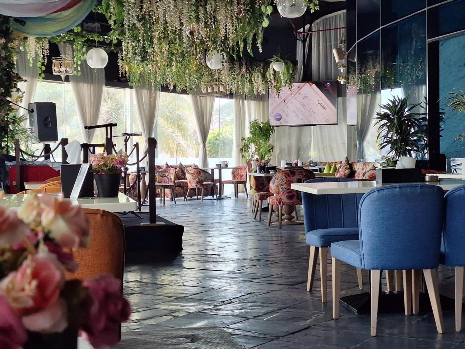Ramee Grand Hotel And Spa Manamah Buitenkant foto Interior of the restaurant