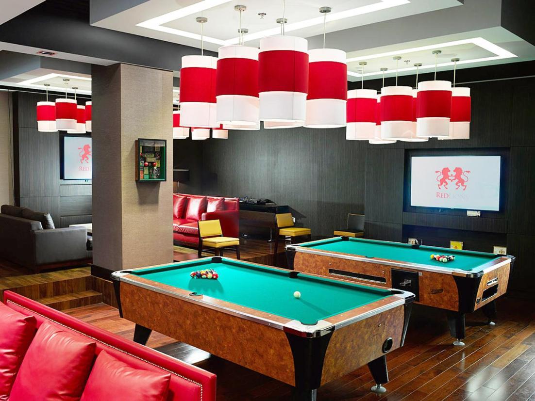 Ramee Grand Hotel And Spa Manamah Buitenkant foto The lounge at the Cardiff International Pool