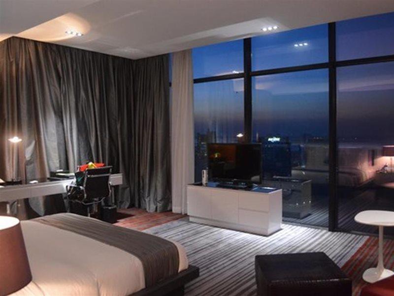 Ramee Grand Hotel And Spa Manamah Buitenkant foto A suite at the hotel