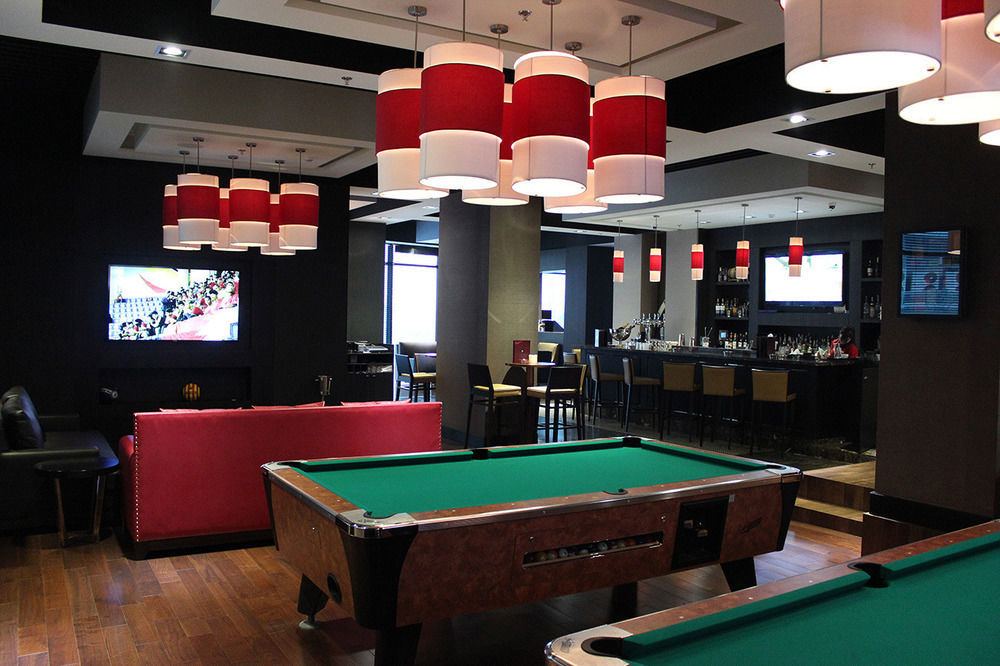 Ramee Grand Hotel And Spa Manamah Buitenkant foto The Sports Bar at the Toronto International Centre