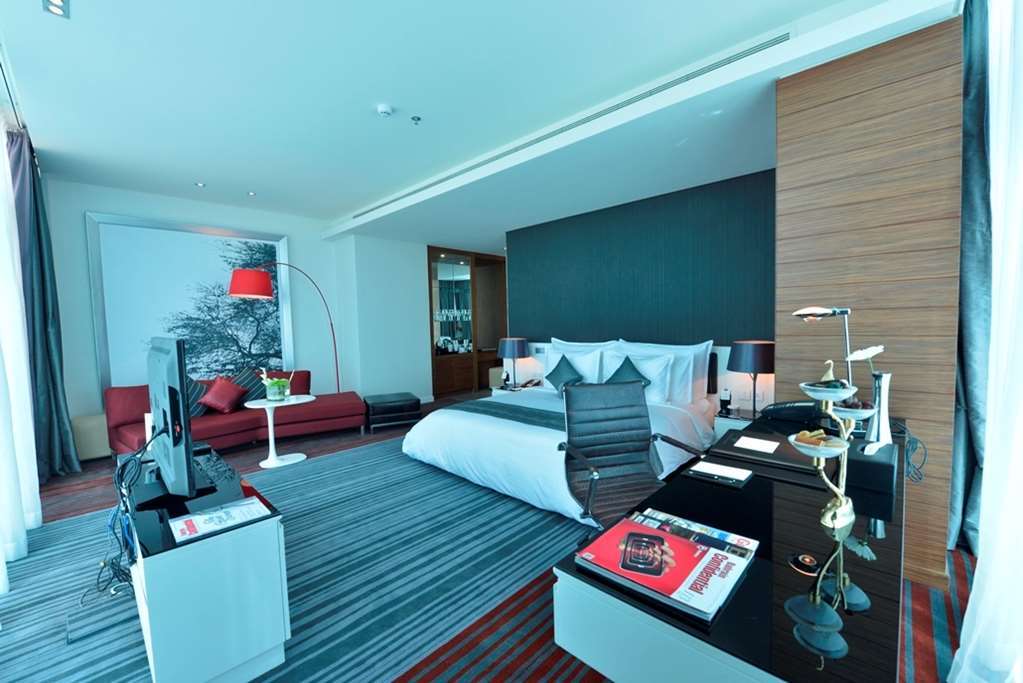 Ramee Grand Hotel And Spa Manamah Buitenkant foto A suite at the hotel